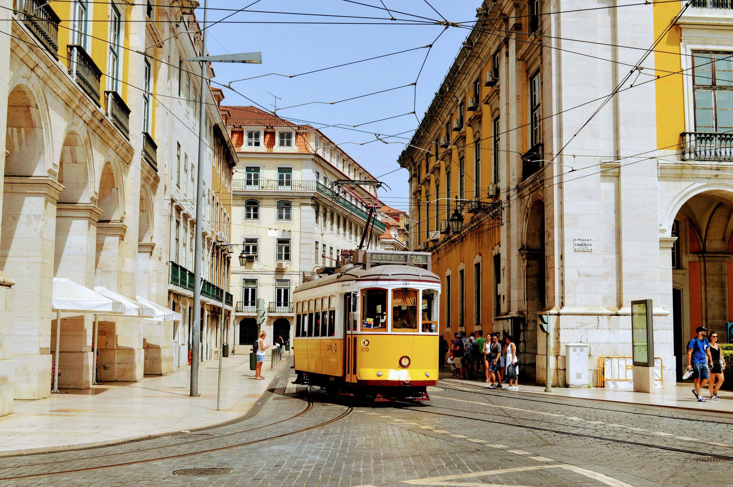 Große Auswahl an Workation Unterkünften in Lissabon und in ganz Europa mit Lanes & Planes